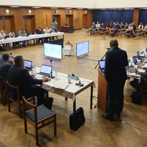 PO SEDMNÁCTÉ SE SEŠLI ZASTUPITELÉ 